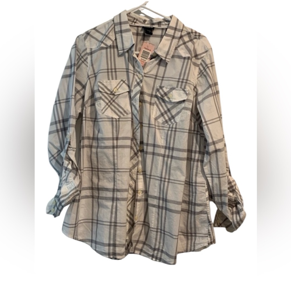 Torrid  white/gray plaid  blouse NWT
